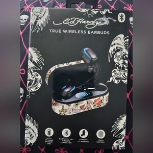 Ed Hardy Wireless Earbuds w/ White Skull Design BT NWT